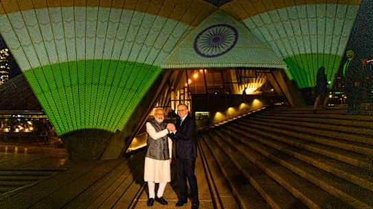 Narendra Modi and Anthony Albanese outside the Opera House/