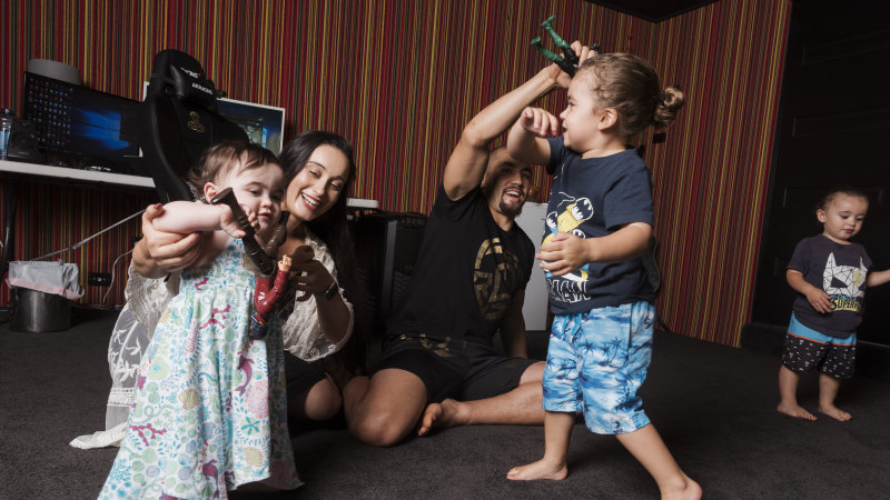 Family Fuels Ufc Champion Robert Whittaker