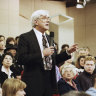 Phil Donahue hosts his television show in New York on Jan. 27, 1993. 