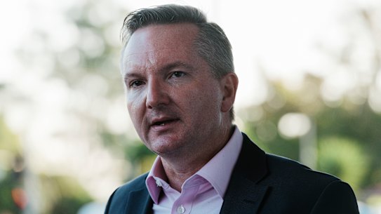 Chris Bowen, Labor's shadow treasurer, announcing that he is bowing out of the party's leadership race. 