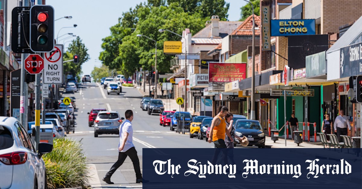Summer in Sydney: Penrith, Panthers and chicken sandwiches - Vimarsana News