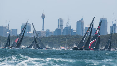 The supermaxis start the Sydney to Hobart race.