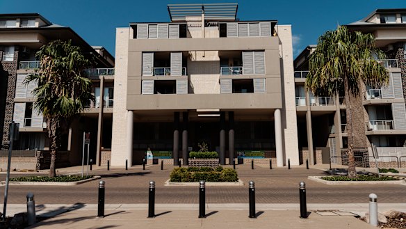 Centenary Park estate at Homebush West  is home to about 2500 residents. 