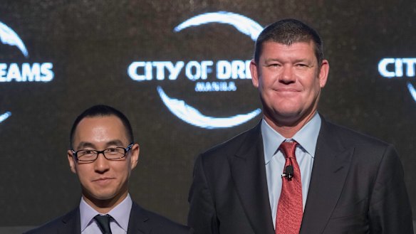 Melco Resorts boss Lawrence Ho and James Packer in 2015. 