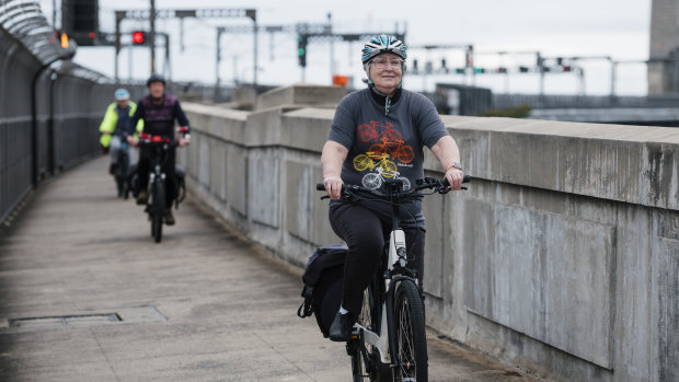 Bike North's Caroline New wants a lane of the Sydney Harbour Bridge opened to cyclists. 