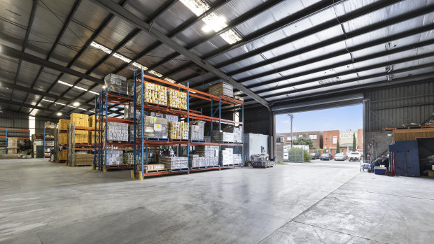 Victoria Farm House Food Service has sold its warehouse at 54-58 Lipton Drive in Thomastown for $2.25 million to another owner-occupier.