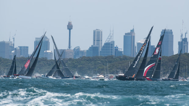The supermaxis start the Sydney to Hobart race.