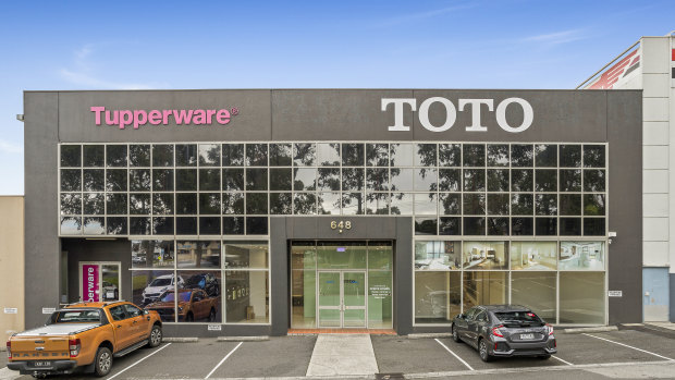 A ground floor 1000 sq m showroom at 648 Whitehorse Road has leased for $140,000 a year.