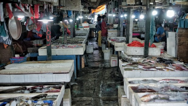 Kedonganan Fish market where tourists can buy fresh seafood and take their purchase to a nearby restaurant and get them grilled for a small fee.