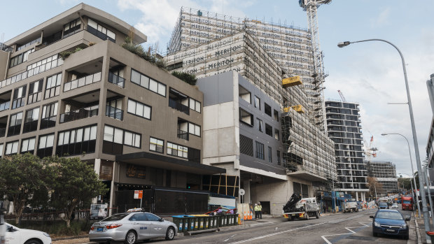 Meriton's $400 million Lighthouse development includes two 17-storey towers housing 351 apartments in Dee Why's new town centre.