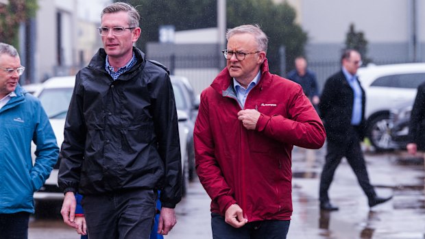 Prime Minister Anthony Albanese and NSW Premier Dominic Perrottet in the flood-affected Hawkesbury region. 