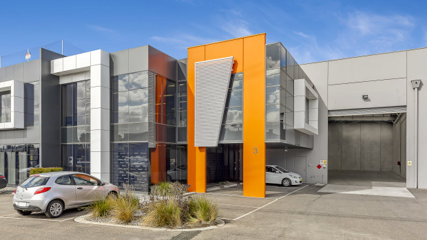 Fibre optic network firm Optical Solutions Australia has leased 3/30 Prohasky Street in Port Melbourne.