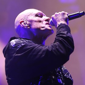 Peter Garrett, the frontman of legendary Australian band Midnight Oil says Labor must fight to put the nation on "a zero carbon pathway".