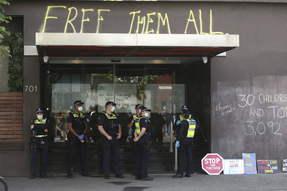 Police outside Melbourne’s Park Hotel.