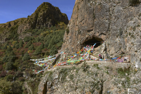 The Baishiya Karst Cave where the Denisovan DNA was found.