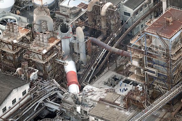 The chimney at Nippon Paper Industries' Yatsushiro Factory collapsed in the earthquake.