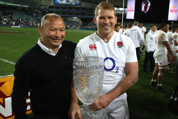 Jones and Dylan Hartley holding the Cook Cup after a third win in Sydney in 2016.