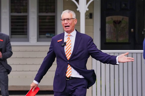 Craig Stephens auctioned 52 O’Farrell Street. 