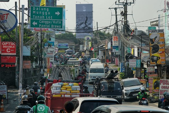 Heavy afternoon traffic at Canggu makes for slow going on the road. 