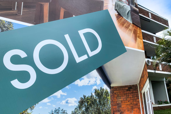 Homes are selling even if they are withdrawn from auction, agents say.
