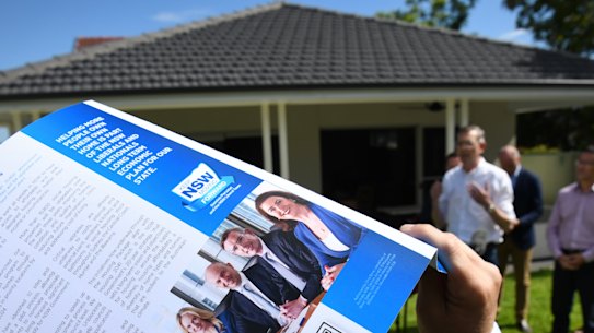 Former premier Dominic Perrottet visiting a Peakhurst first home buyer on the campaign trail.