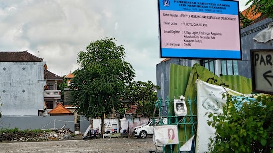 A building permit sign for a 700-square-metre building on the site was placed at the former Sari Club last week.