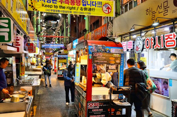 The lineup at Bupyeong Market.