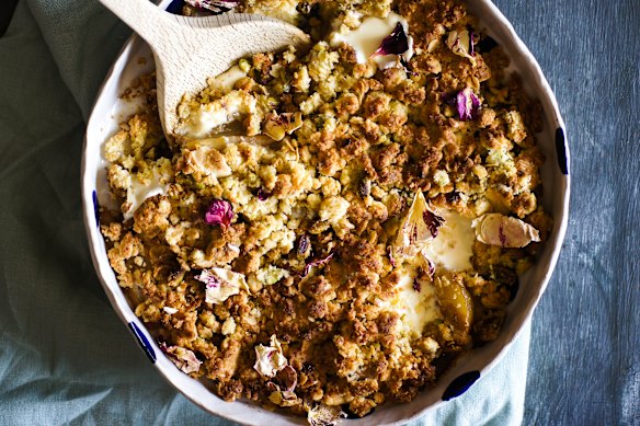 recipes Pear, bay leaf and toasted fennel crumble with white chocolate.