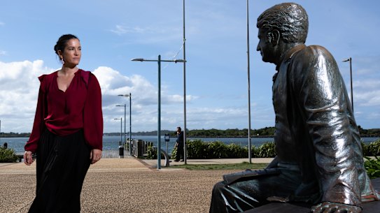 Birrbay woman Arlene Mehan is campaigning to have a statue of Edmund Barton, Australia’s first prime minister, removed from the central square in Port Macquarie.