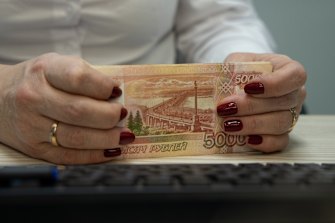 The decline in the ruble does not have as drastic effect on the Russian economy as it appears.