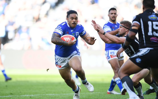 Siosifa Talakai in action for Newtown Jets in 2019.