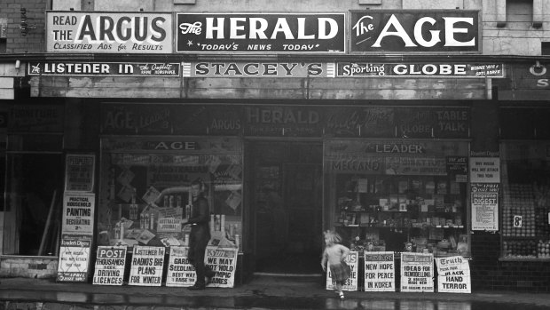 A typical thriving Melbourne newsagency in the 1950s –
well before today’s retailing challenges took hold. 