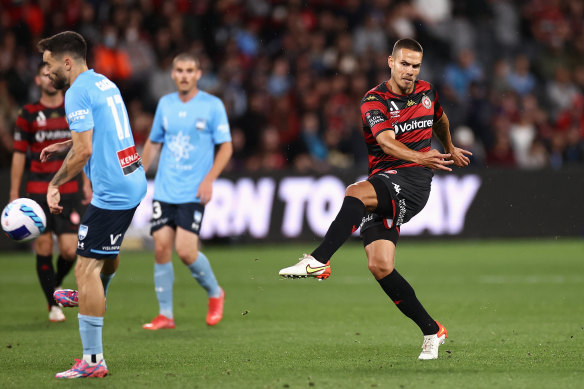 Jack Rodwell almost hit the winner late on for Wanderers.