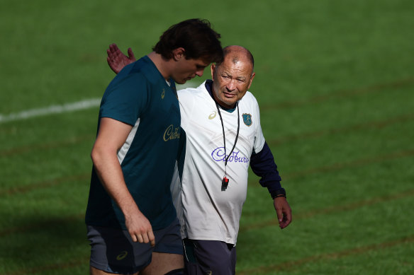 Eddie Jones with young back-rower Tom Hooper ahead of the Wallabies’ final pool match against Portugal.