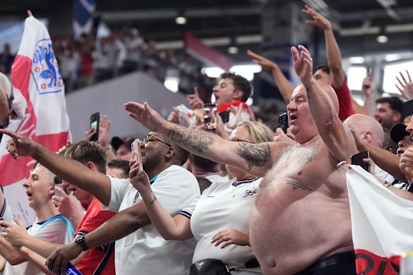 Il calcio “torna a casa”? Tifosi inglesi ai Mondiali negli Stati Uniti.