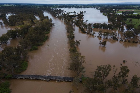 The Goulburn River and Lake Nagambie (right of frame) have now merged into one huge water mass in Nagambie