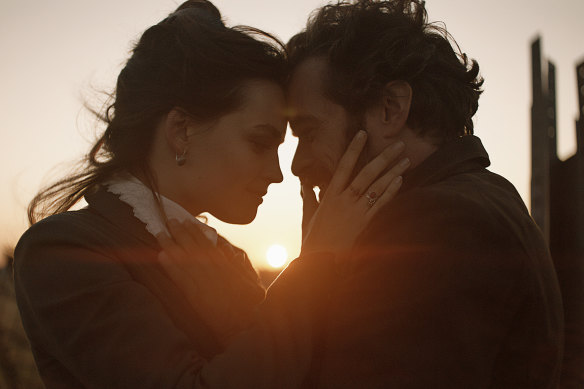 Emma Mackey and Romain Duris in Eiffel.