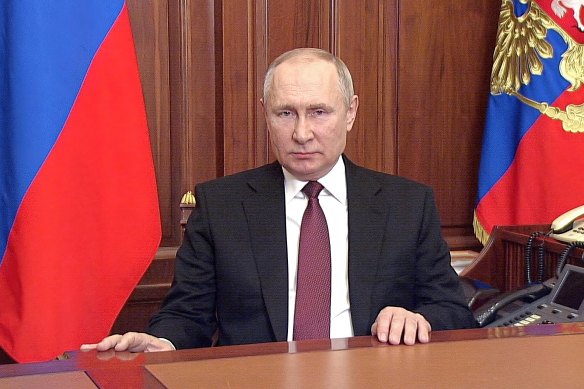 As he launched his attack, Russian President Vladimir Putin told Ukrainian troops to surrender and get out of the way. 