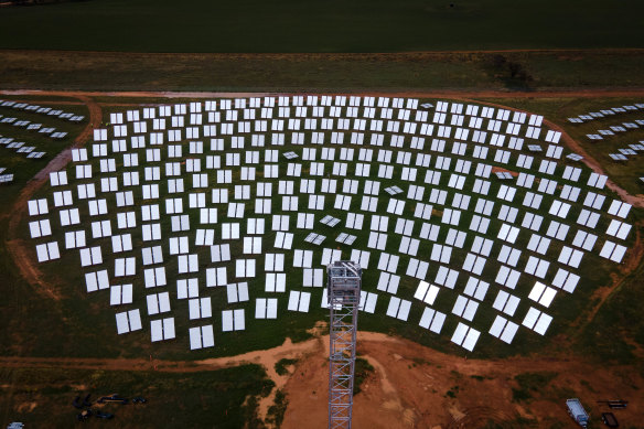 An aerial view of the RayGen Power Plant Carwarp renewable energy project in Mildura. Victoria. The Albanese government has backed a COP28 pledge to push for a worldwide expansion in the use of renewables.