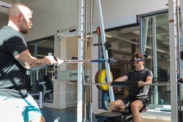 Piastri hits the gym ahead of the first round of the new Formula 1 season – in his home town of Melbourne.