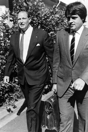 Malcolm Turnbull entering the Costigan Royal Commission with client Kerry Packer in 1983. The media mogul had hired him when he was only 28.