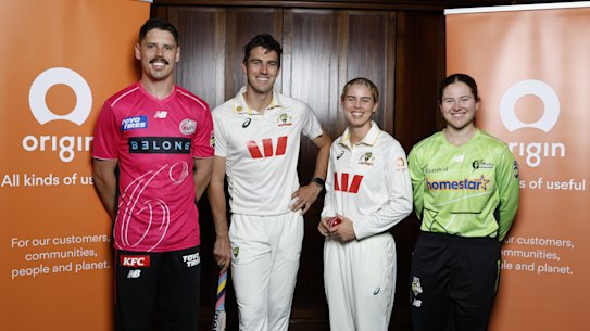 Ben Dwarshuis, Pat Cummins, Phoebe Litchfield and Hannah Darlington with CA’s new sponsor.