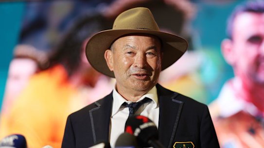 Eddie Jones speaks to the media at Sydney Airport.