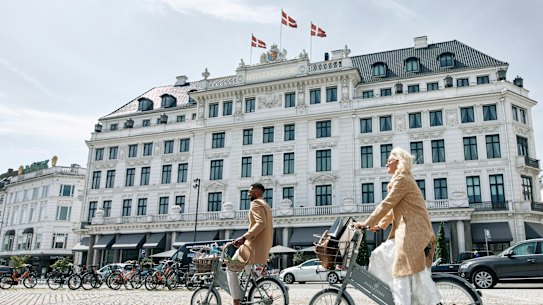 Hotel trágico… paramos no elegante Hotel d'Angleterre.