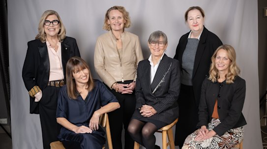 NOTICIAS: Todas las directoras de instituciones culturales se reúnen en una mesa redonda en el Museo Australiano. De izquierda a derecha: Biblioteca Estatal Dra. Caroline Butler-Bowdon de Nueva Gales del Sur, Galería de Arte Maude Page de Nueva Gales del Sur, Kim McKay AO, Museo Australiano, Louise Herron AM, Ópera, Lisa Havilah, Museo Powerhouse, Annette Pitman, Museos de Historia de Nueva Gales del Sur. 