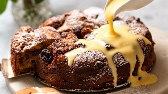 Hot cross bun bread and butter pudding cake.