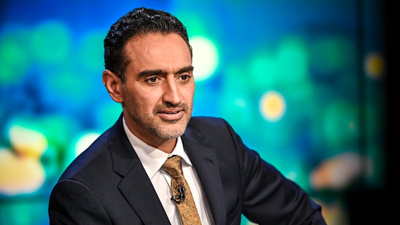 Waleed Aly decides towards going world roaming