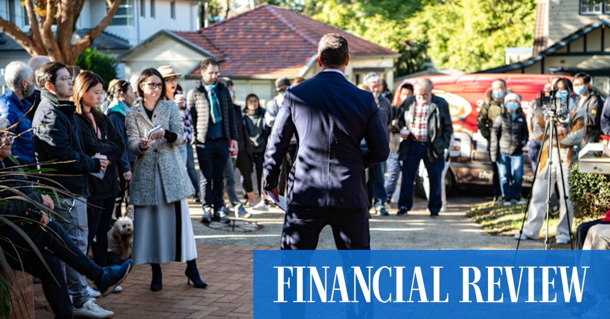 Sydney property: Doctors overpay a 'tiny bit' by spending $3.295 million on Lane Cove first home - Vimarsana News