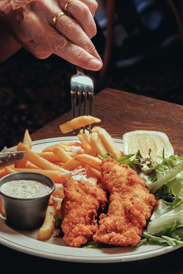 Crumbed snapper with chips and tartare.