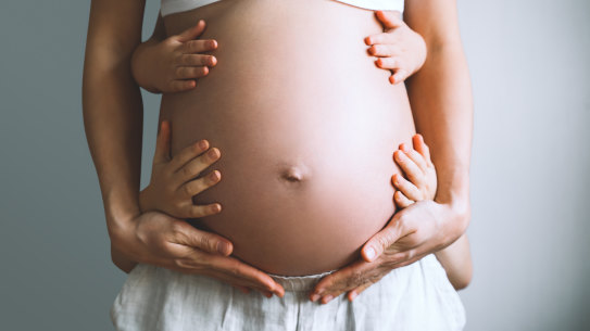 Becoming a mother means a series of physical changes as well as the mental ones.